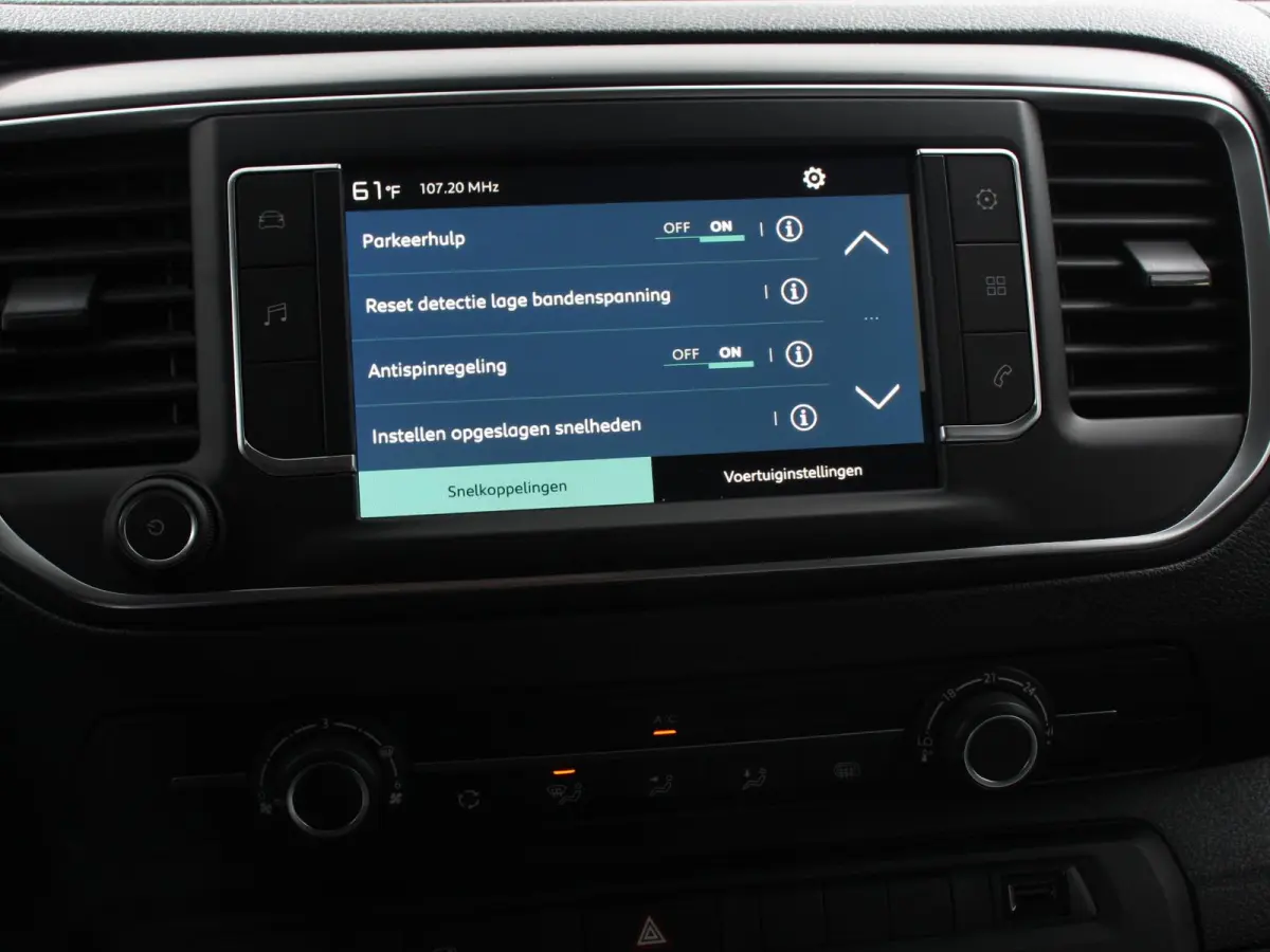 L2 136 Automaat 75 kWh Automatische Airco Multimedia scherm Cruise Control Dab