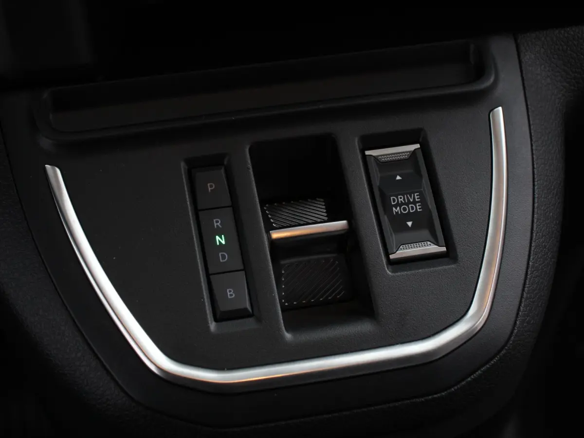 L2 136 Automaat 75 kWh Automatische Airco Multimedia scherm Cruise Control Dab