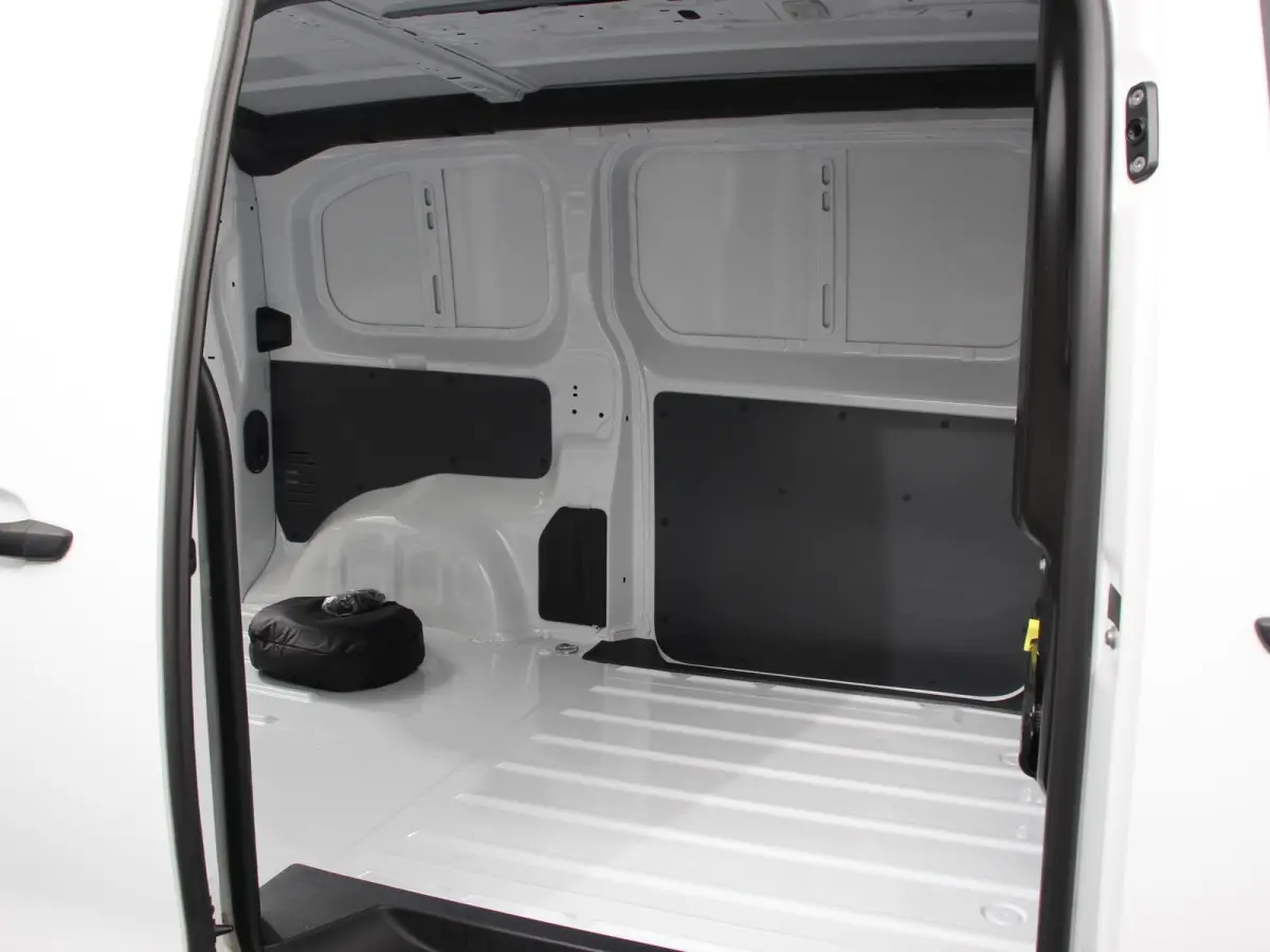 L2 136 Automaat 75 kWh Automatische Airco Multimedia scherm Cruise Control Dab