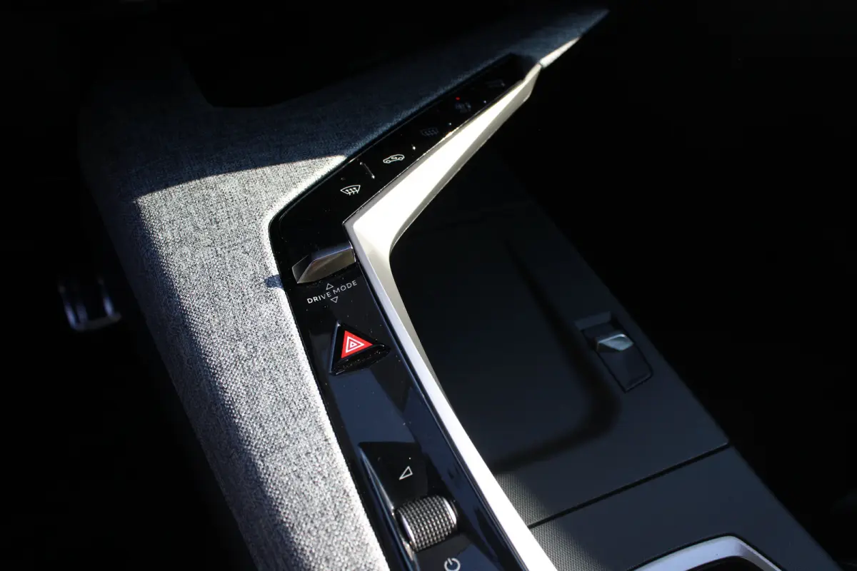 GT Avantage 73 kWh 7p | Fase 3 laden | SOH 100% | Luxe stoelen | Elektrische verstelbare stoelen | Alcantara | NL auto |