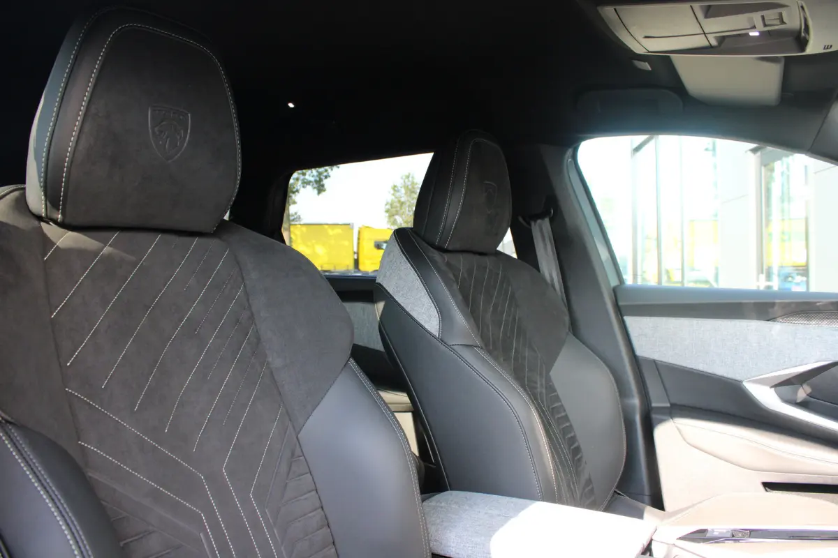 GT Avantage 73 kWh 7p | Fase 3 laden | SOH 100% | Luxe stoelen | Elektrische verstelbare stoelen | Alcantara | NL auto |