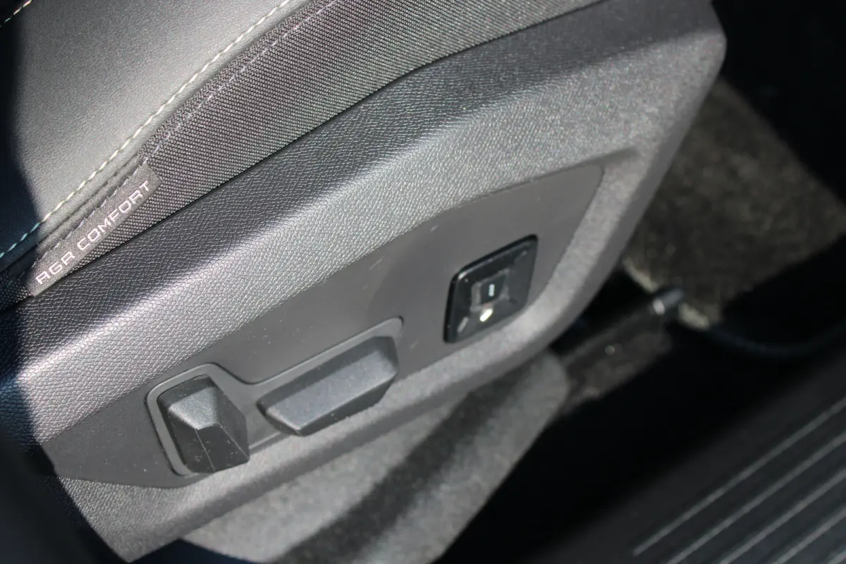 GT Avantage 73 kWh 7p | Fase 3 laden | SOH 100% | Luxe stoelen | Elektrische verstelbare stoelen | Alcantara | NL auto |
