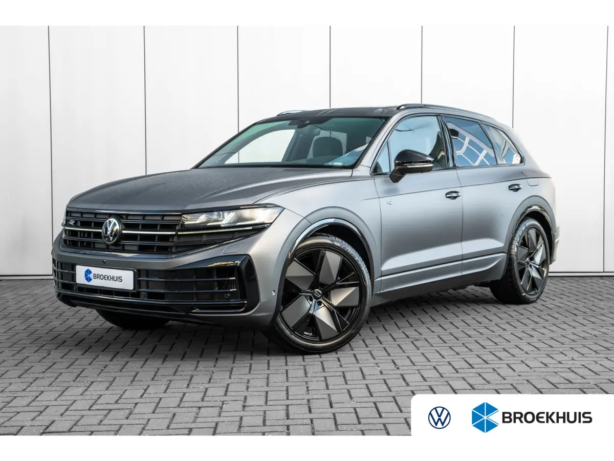 3.0 TSi eHybrid 4MOTION R Edition l Panoramadak l Luchtvering l 360gr Camera l Stoelkoeling l Massage l Elektr. Stoel Incl Memory l