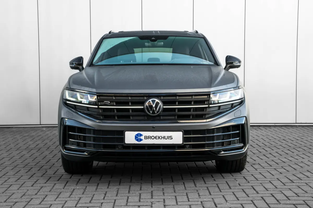 3.0 TSi eHybrid 4MOTION R Edition l Panoramadak l Luchtvering l 360gr Camera l Stoelkoeling l Massage l Elektr. Stoel Incl Memory l