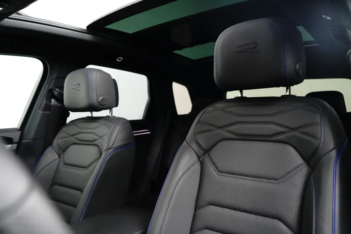 3.0 TSi eHybrid 4MOTION R Edition l Panoramadak l Luchtvering l 360gr Camera l Stoelkoeling l Massage l Elektr. Stoel Incl Memory l