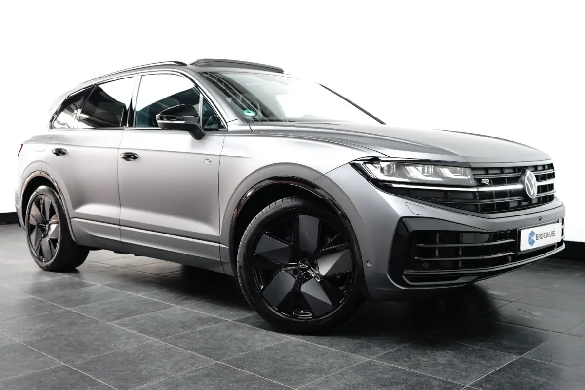 3.0 TSi eHybrid 4MOTION R Edition l Panoramadak l Luchtvering l 360gr Camera l Stoelkoeling l Massage l Elektr. Stoel Incl Memory l