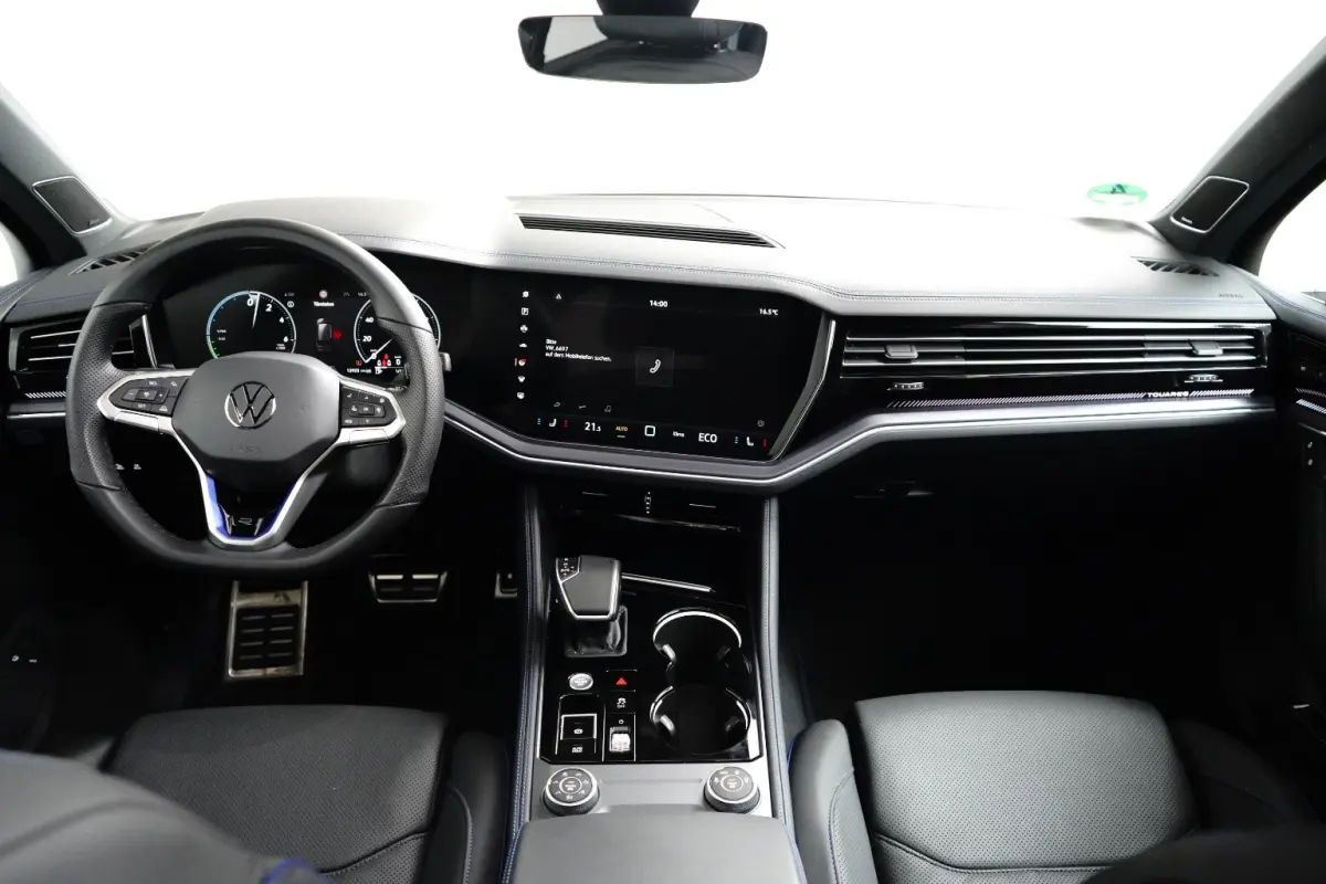 3.0 TSi eHybrid 4MOTION R Edition l Panoramadak l Luchtvering l 360gr Camera l Stoelkoeling l Massage l Elektr. Stoel Incl Memory l