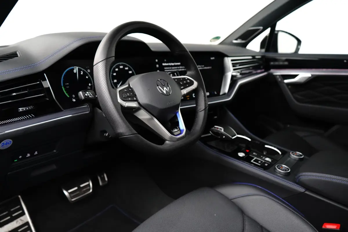 3.0 TSi eHybrid 4MOTION R Edition l Panoramadak l Luchtvering l 360gr Camera l Stoelkoeling l Massage l Elektr. Stoel Incl Memory l