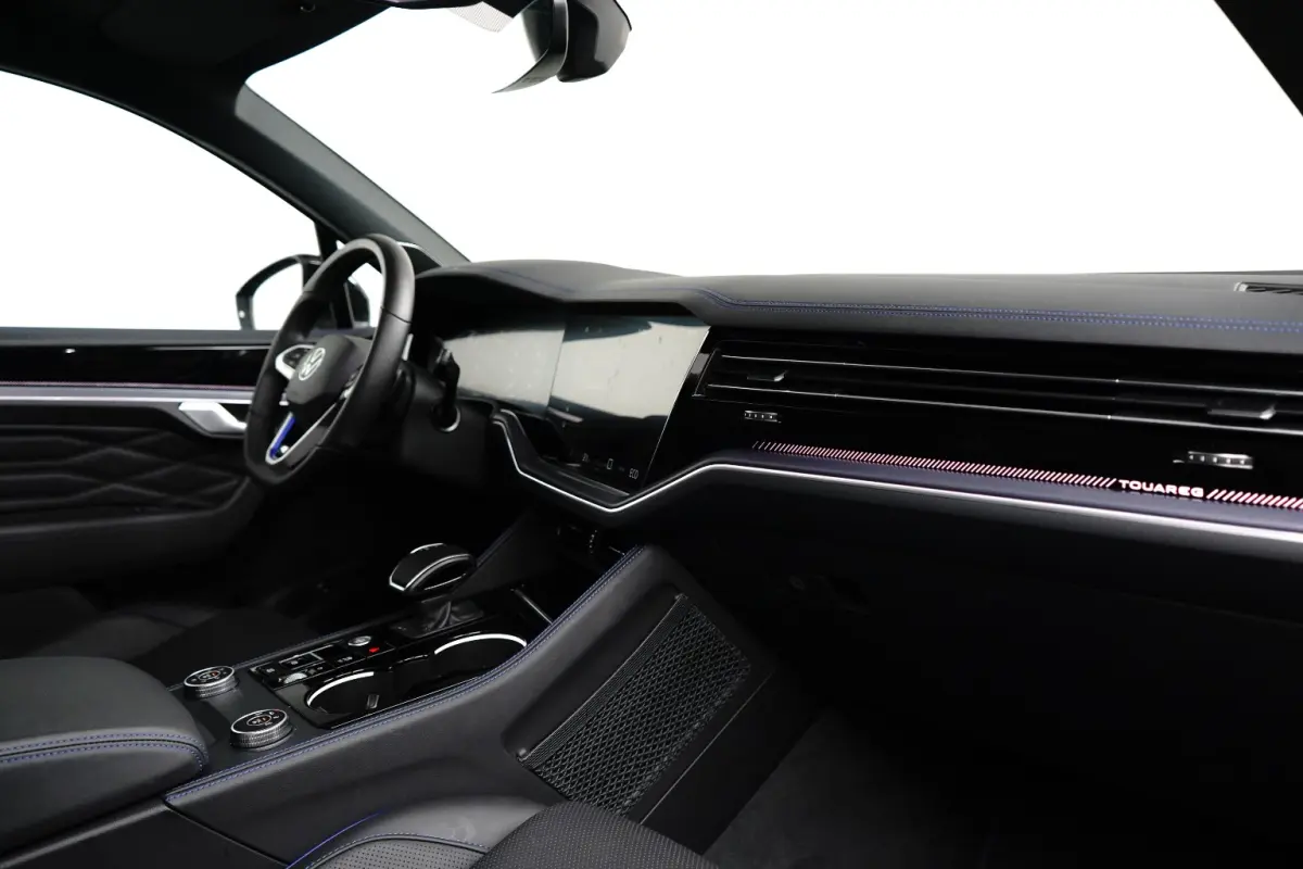 3.0 TSi eHybrid 4MOTION R Edition l Panoramadak l Luchtvering l 360gr Camera l Stoelkoeling l Massage l Elektr. Stoel Incl Memory l