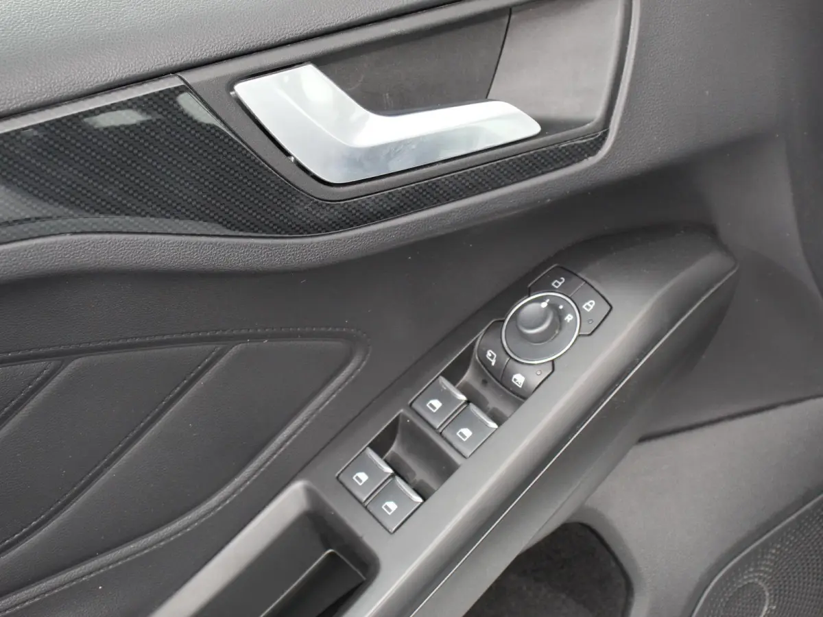 1.0 EcoBoost Hybrid ST Line Navigatie Climate Control Led Dab Camera Parkeer sensoren Cruise Control Lichtmetalen velgen
