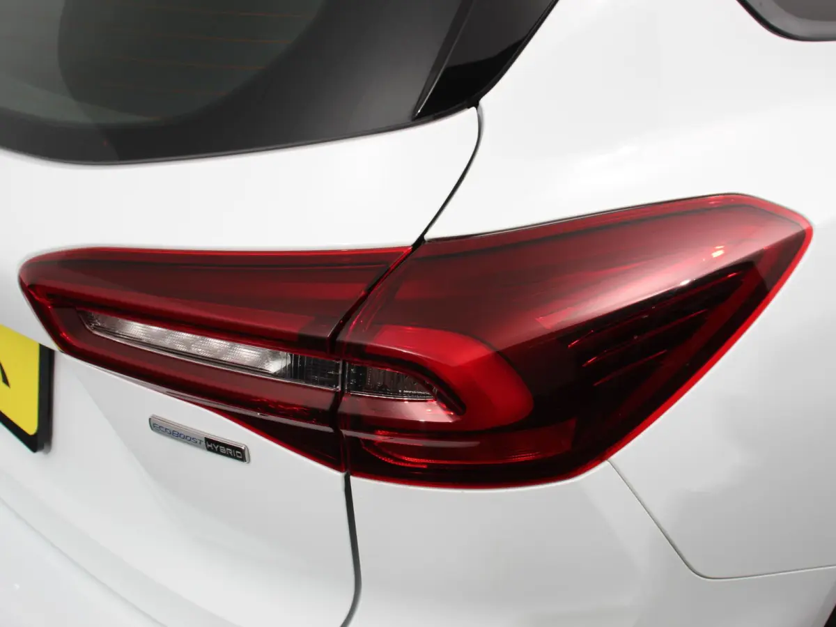 1.0 EcoBoost Hybrid ST Line Navigatie Climate Control Led Dab Camera Parkeer sensoren Cruise Control Lichtmetalen velgen