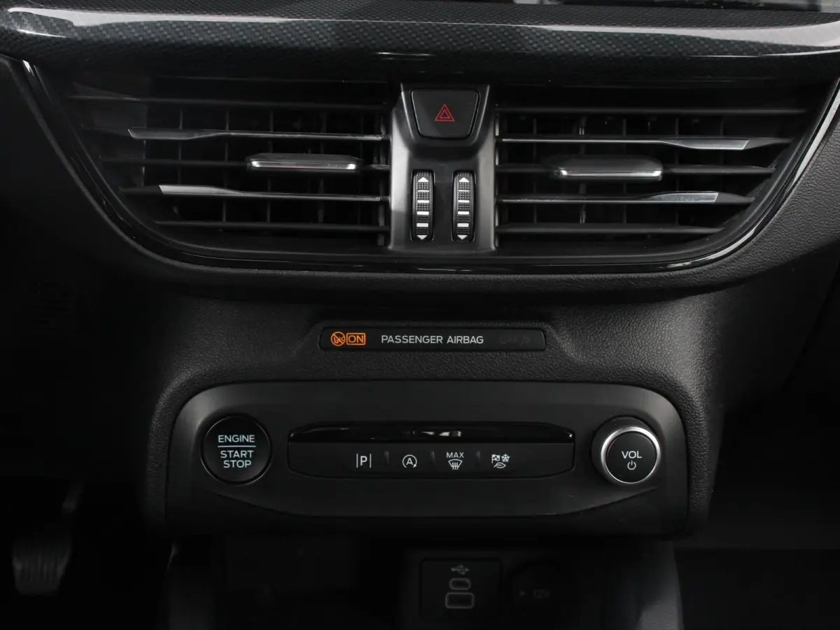 1.0 EcoBoost Hybrid ST Line Navigatie Climate Control Led Dab Camera Parkeer sensoren Cruise Control Lichtmetalen velgen