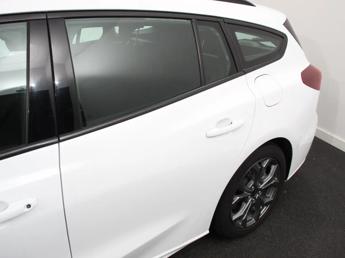 1.0 EcoBoost Hybrid ST Line Navigatie Climate Control Led Dab Camera Parkeer sensoren Cruise Control Lichtmetalen velgen