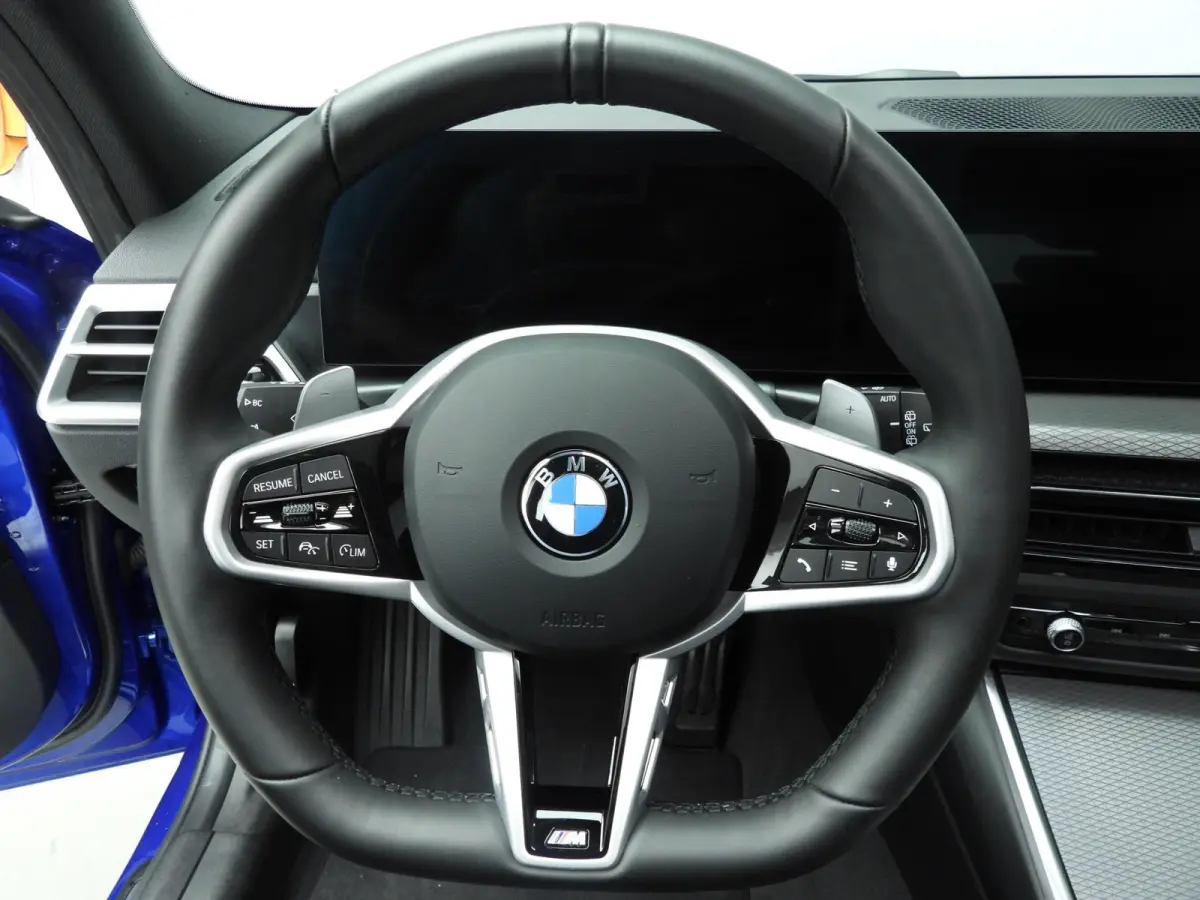 320i | M-Sportpakket | LED | Navigatie | Panoramadak | trekhaak | Stoelverwarming | DAB | Hifi speakers | Alu 18 inch