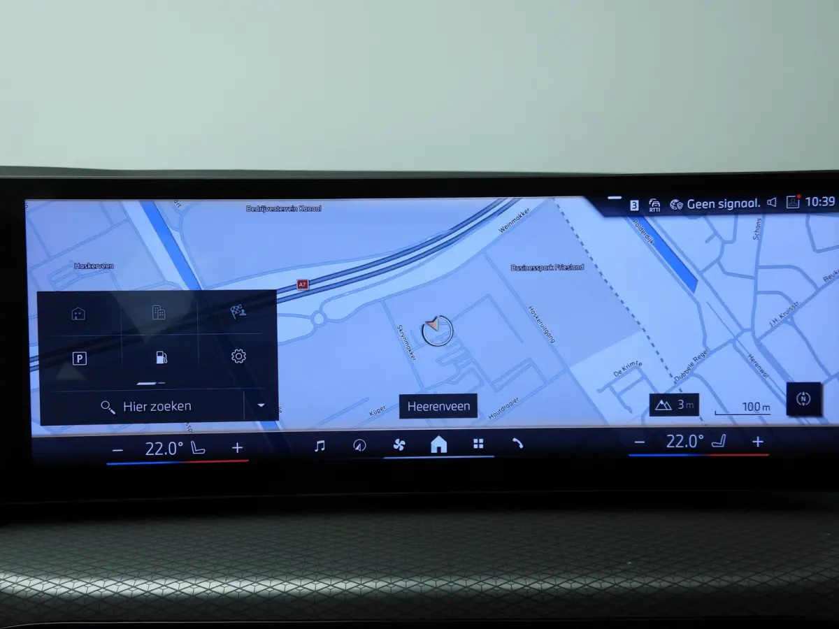 320i | M-Sportpakket | LED | Navigatie | Panoramadak | trekhaak | Stoelverwarming | DAB | Hifi speakers | Alu 18 inch