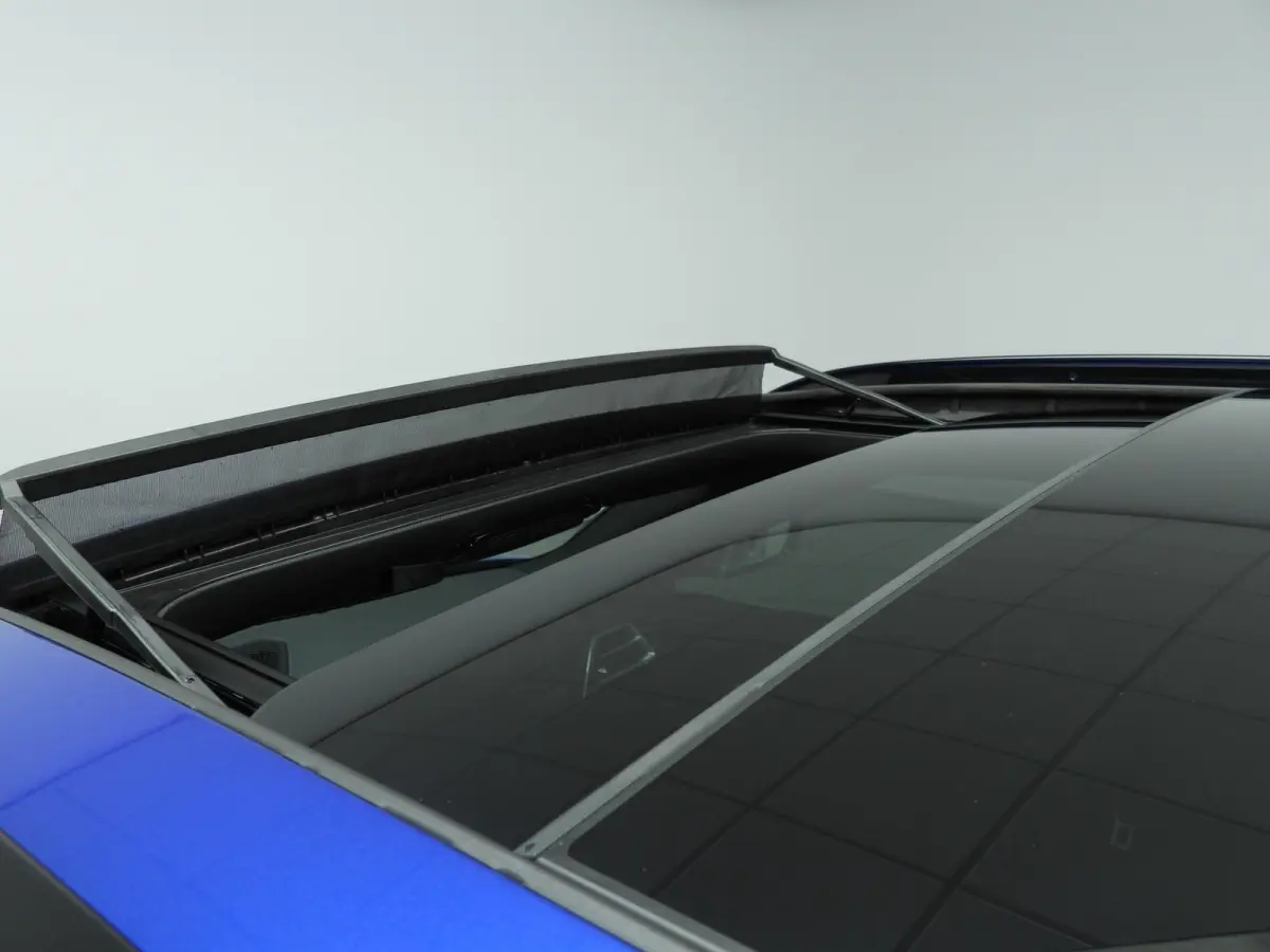 320i | M-Sportpakket | LED | Navigatie | Panoramadak | trekhaak | Stoelverwarming | DAB | Hifi speakers | Alu 18 inch