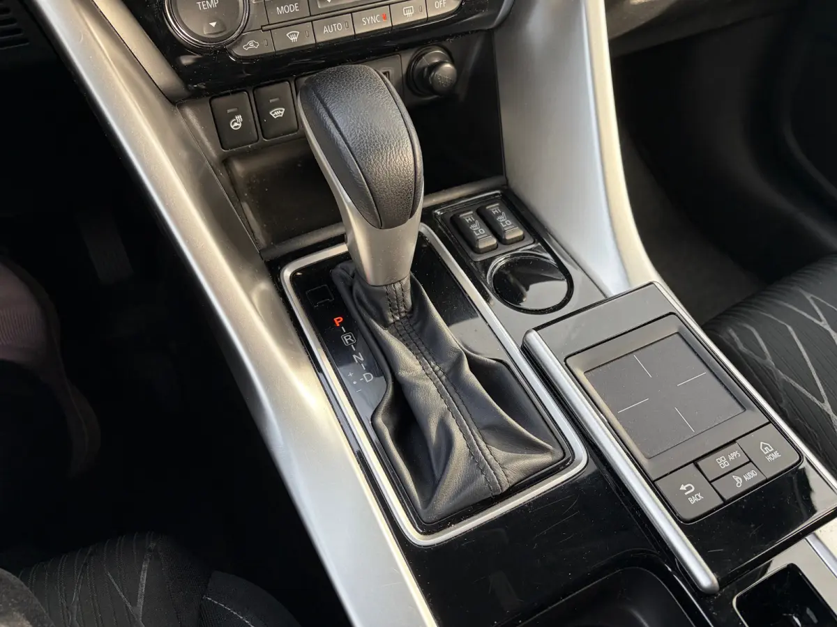 1.5 DI-T Intense | Trekhaak 1600kg geremd | Voorstoelen verwarmd | Adaptive Cruise Control | Climate Control | Stuurverwarming | Bluetooth |