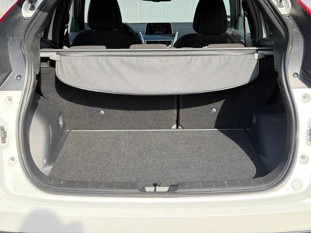 1.5 DI-T Intense | Trekhaak 1600kg geremd | Voorstoelen verwarmd | Adaptive Cruise Control | Climate Control | Stuurverwarming | Bluetooth |
