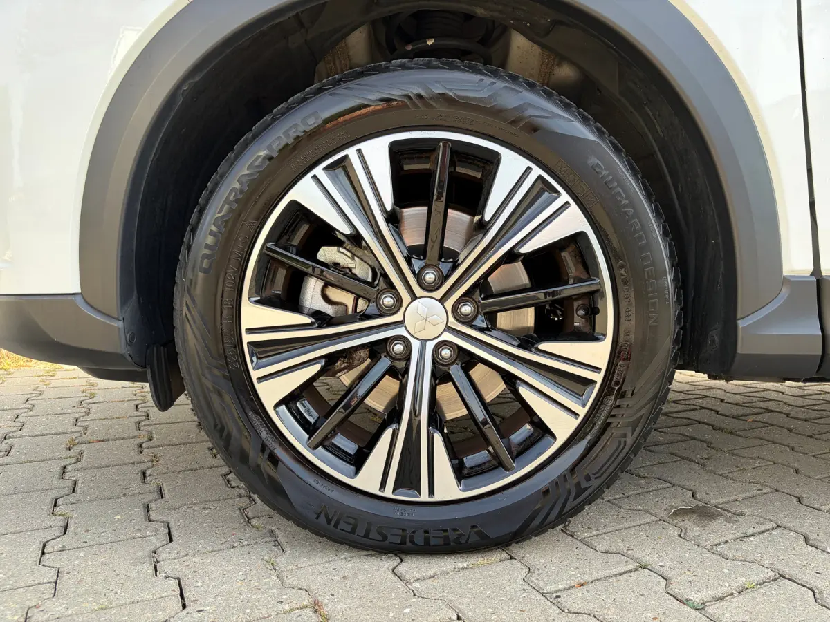 1.5 DI-T Intense | Trekhaak 1600kg geremd | Voorstoelen verwarmd | Adaptive Cruise Control | Climate Control | Stuurverwarming | Bluetooth |