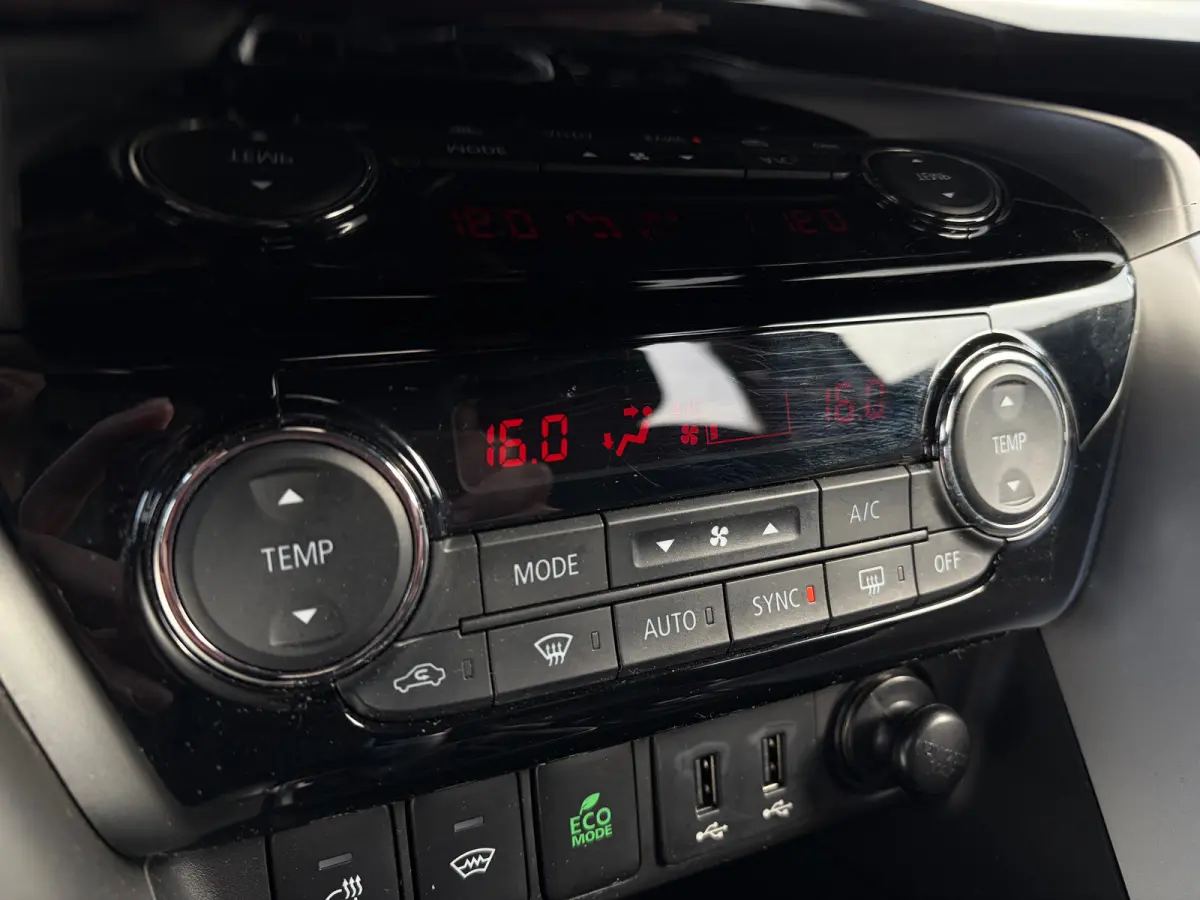 1.5 DI-T Intense | Trekhaak 1600kg geremd | Voorstoelen verwarmd | Adaptive Cruise Control | Climate Control | Stuurverwarming | Bluetooth |