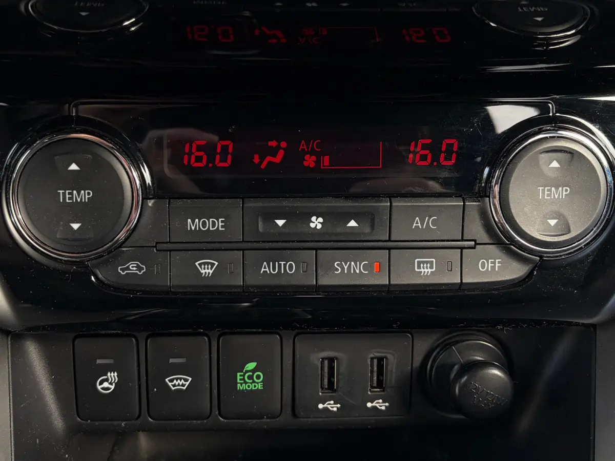 1.5 DI-T Intense | Trekhaak 1600kg geremd | Voorstoelen verwarmd | Adaptive Cruise Control | Climate Control | Stuurverwarming | Bluetooth |