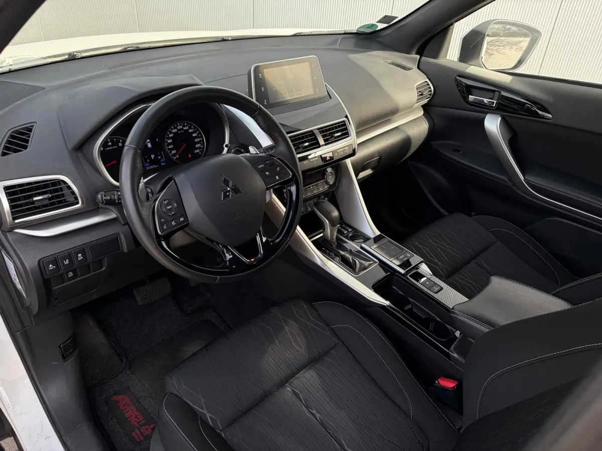 1.5 DI-T Intense | Trekhaak 1600kg geremd | Voorstoelen verwarmd | Adaptive Cruise Control | Climate Control | Stuurverwarming | Bluetooth |