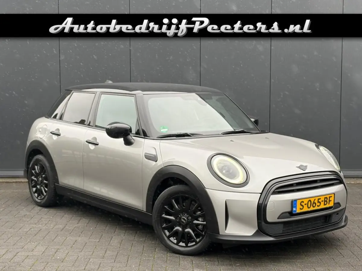 1.5 Aut. 5-Drs 1e Eig. Leder LED Camera Carplay Sfeerlicht NL-auto