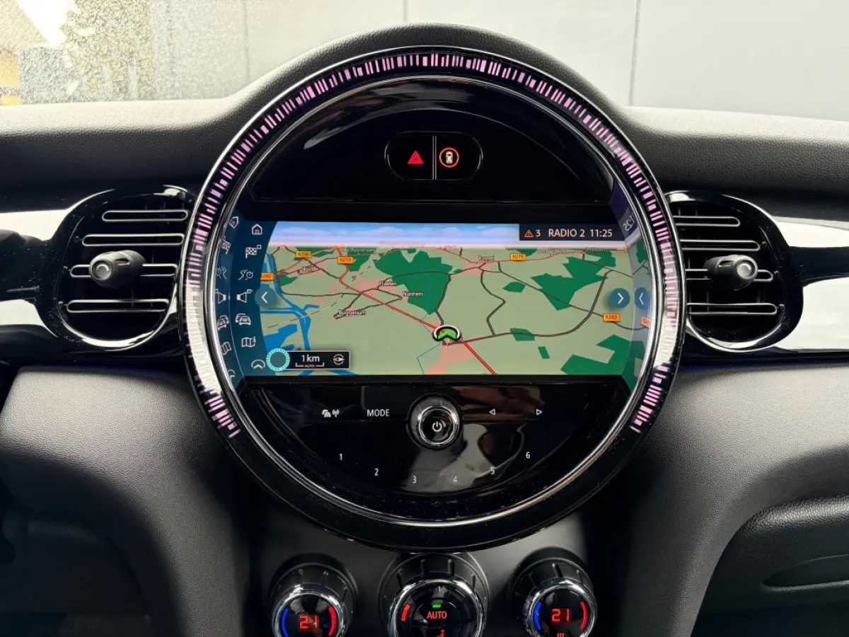 1.5 Aut. 5-Drs 1e Eig. Leder LED Camera Carplay Sfeerlicht NL-auto