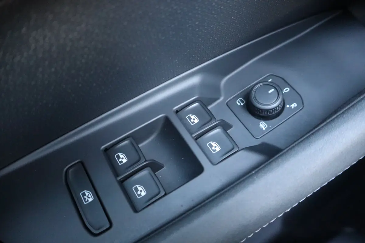 1.5 TSI e-Hybrid 272pk VZ Performance | "Immersive by Sennheiser" premium sound system package | Adaptief demping systeem | Alcantara bekleding