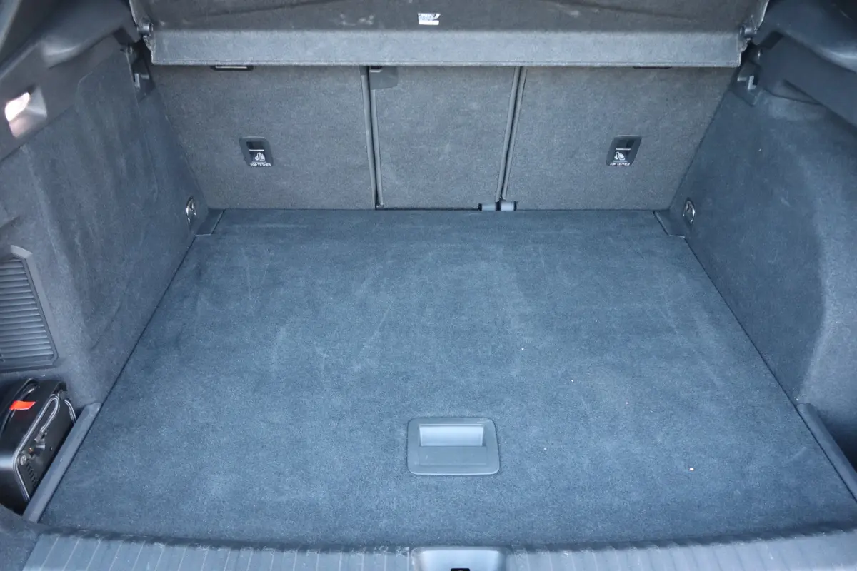1.5 TSI e-Hybrid 272pk VZ Performance | "Immersive by Sennheiser" premium sound system package | Adaptief demping systeem | Alcantara bekleding