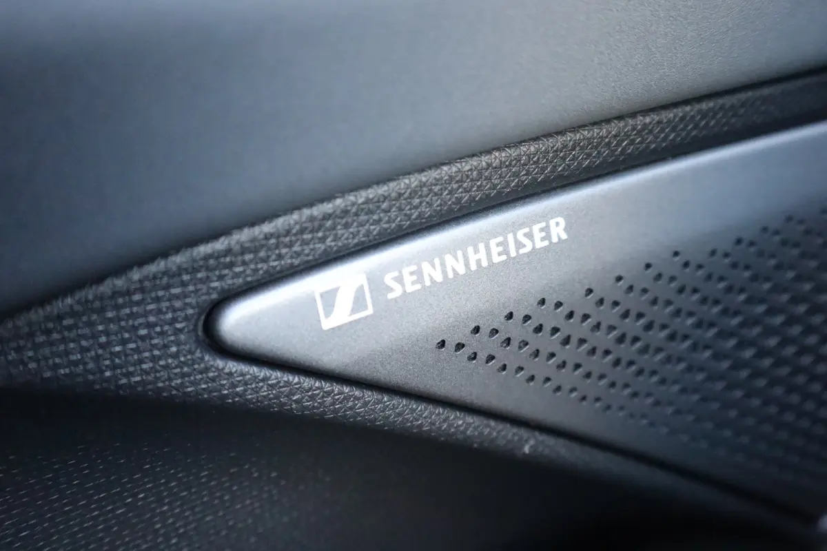 1.5 TSI e-Hybrid 272pk VZ Performance | "Immersive by Sennheiser" premium sound system package | Adaptief demping systeem | Alcantara bekleding