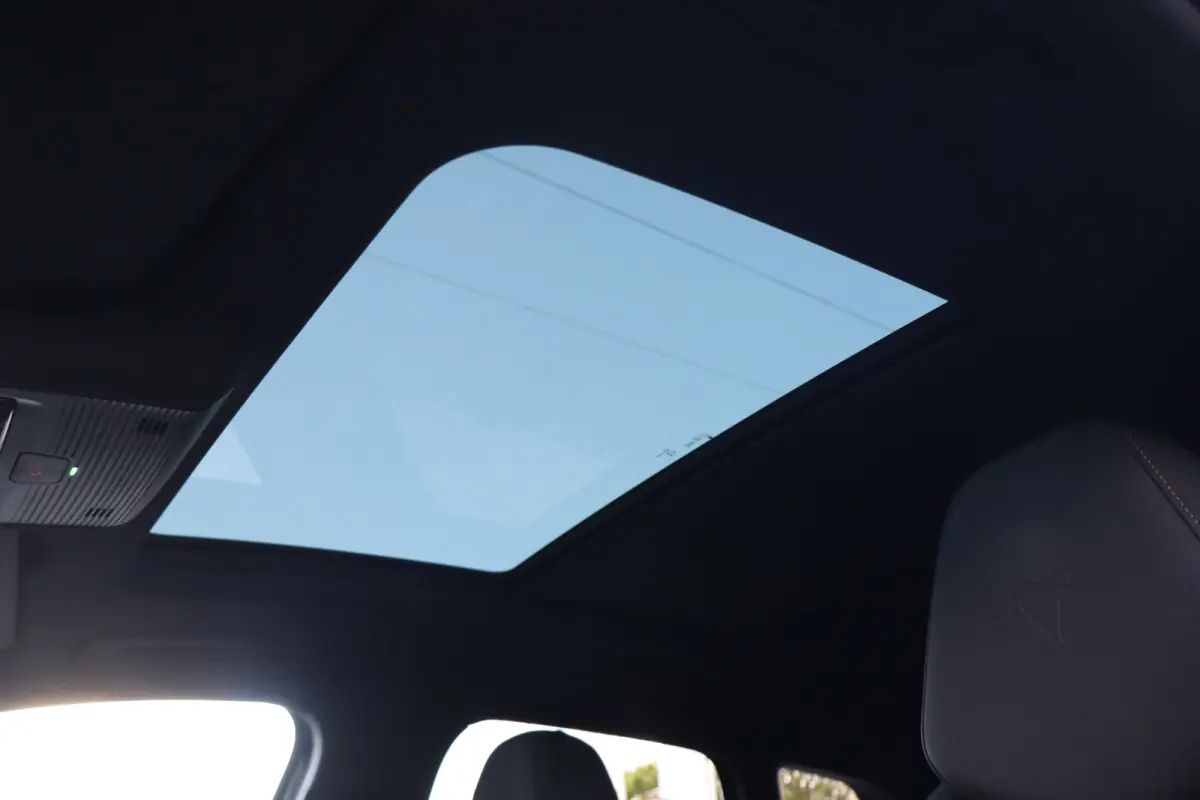 1.5 TSI e-Hybrid 272pk VZ Performance | "Immersive by Sennheiser" premium sound system package | Adaptief demping systeem | Alcantara bekleding