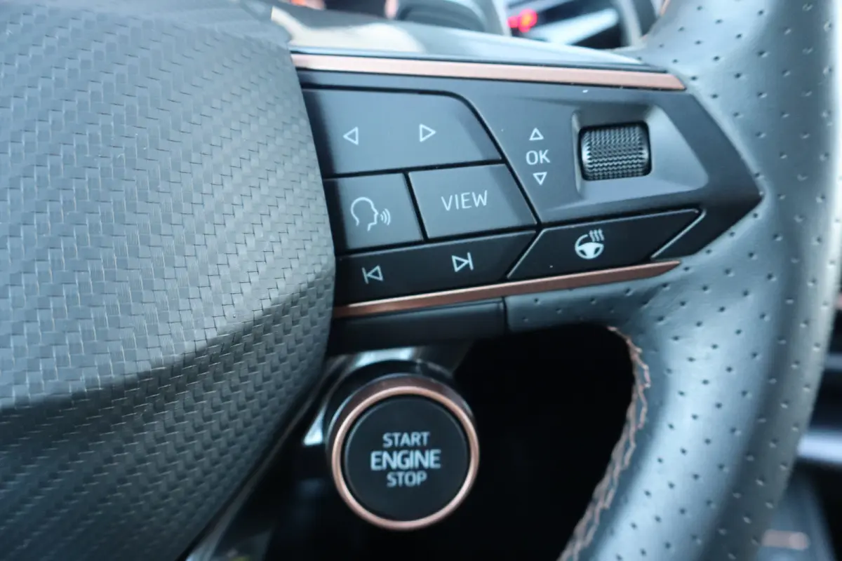 1.5 TSI e-Hybrid 272pk VZ Performance | "Immersive by Sennheiser" premium sound system package | Adaptief demping systeem | Alcantara bekleding