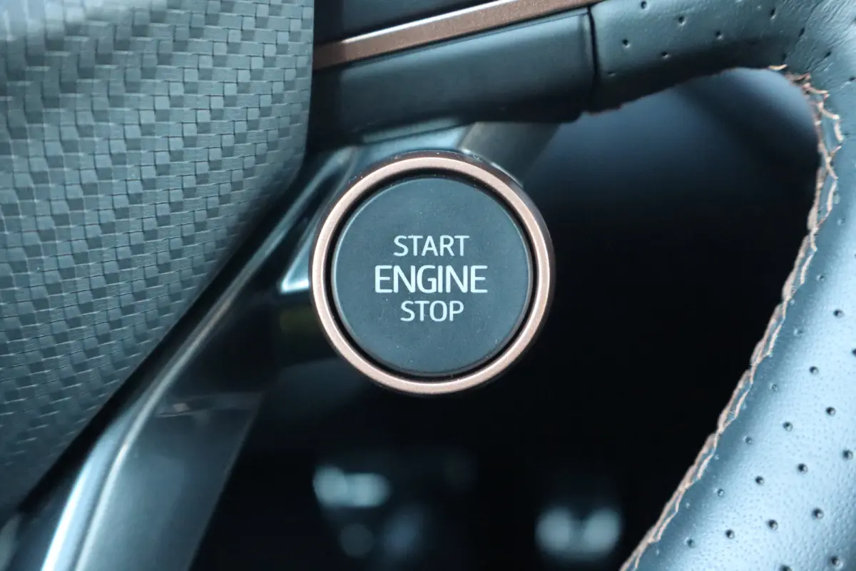 1.5 TSI e-Hybrid 272pk VZ Performance | "Immersive by Sennheiser" premium sound system package | Adaptief demping systeem | Alcantara bekleding