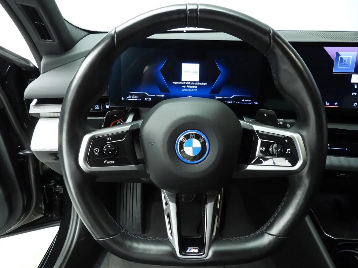 530e | M-Sportpakket | LED | Navigatie | SOH 99% | Active cruise | Trekhaak | Stoelverwarming | DAB | Alu 19 inch