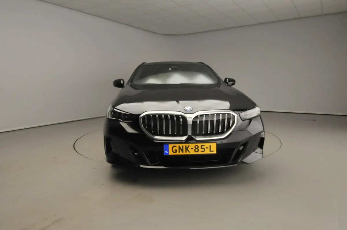 530e | M-Sportpakket | LED | Navigatie | SOH 99% | Active cruise | Trekhaak | Stoelverwarming | DAB | Alu 19 inch