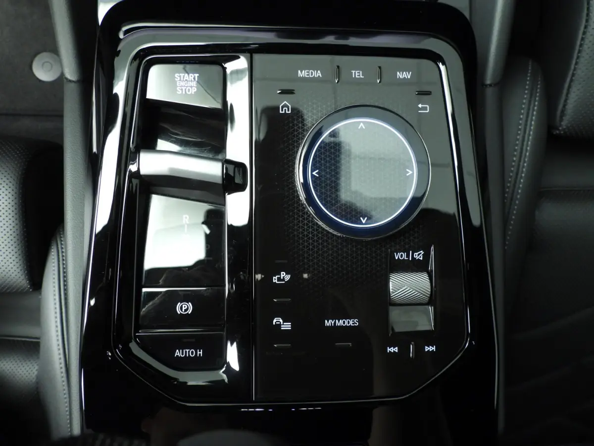 530e | M-Sportpakket | LED | Navigatie | SOH 99% | Active cruise | Trekhaak | Stoelverwarming | DAB | Alu 19 inch