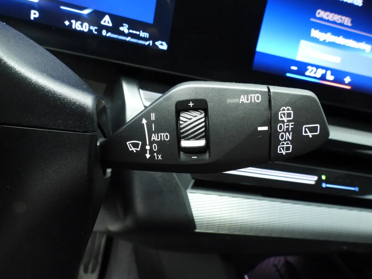 530e | M-Sportpakket | LED | Navigatie | SOH 99% | Active cruise | Trekhaak | Stoelverwarming | DAB | Alu 19 inch
