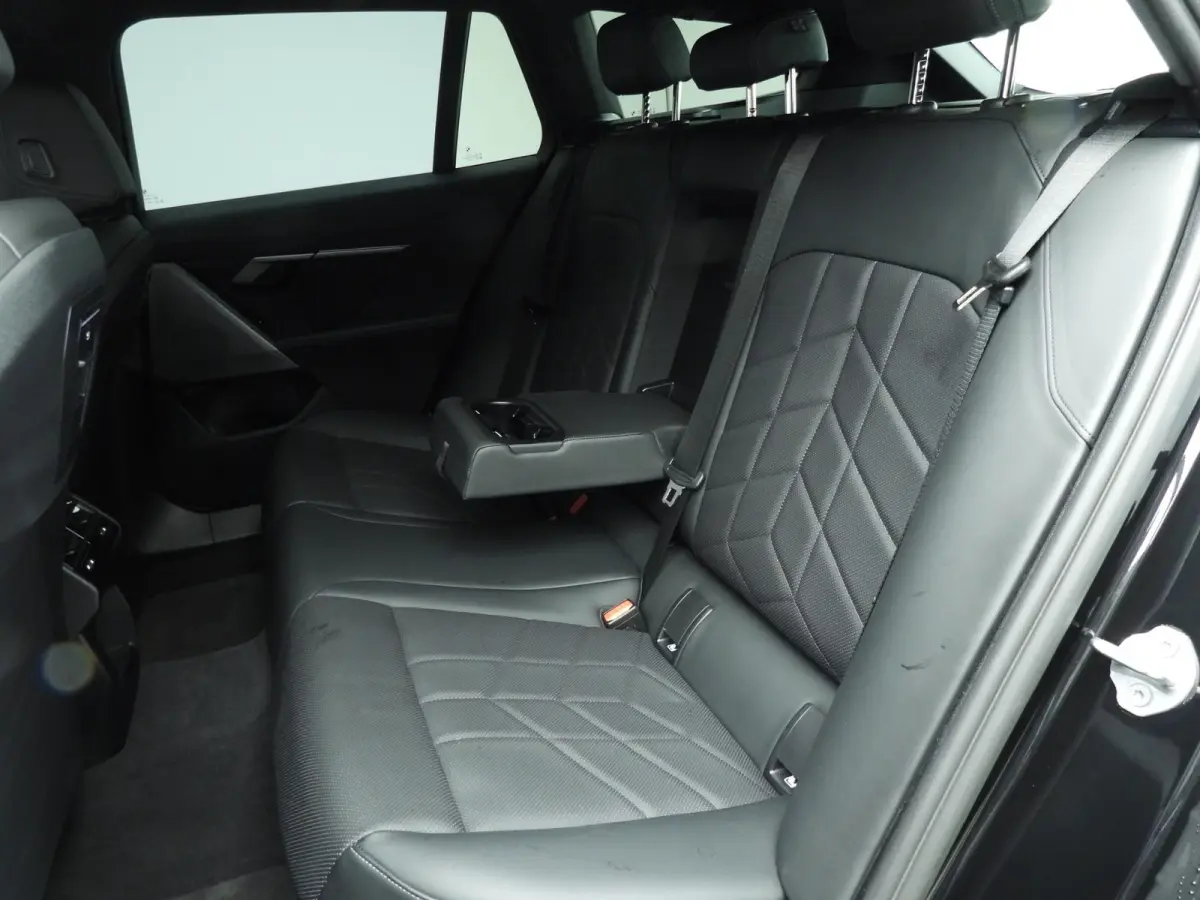 530e | M-Sportpakket | LED | Navigatie | SOH 99% | Active cruise | Trekhaak | Stoelverwarming | DAB | Alu 19 inch