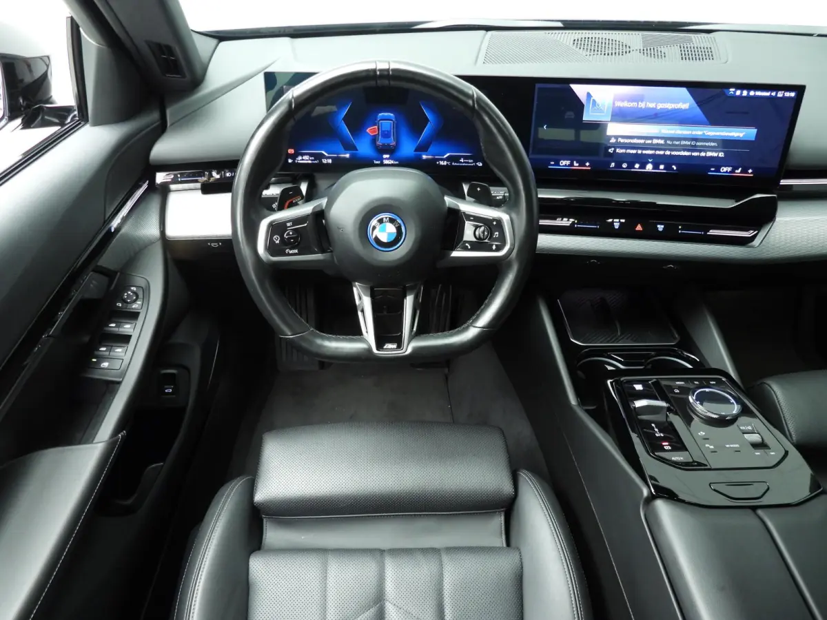 530e | M-Sportpakket | LED | Navigatie | SOH 99% | Active cruise | Trekhaak | Stoelverwarming | DAB | Alu 19 inch