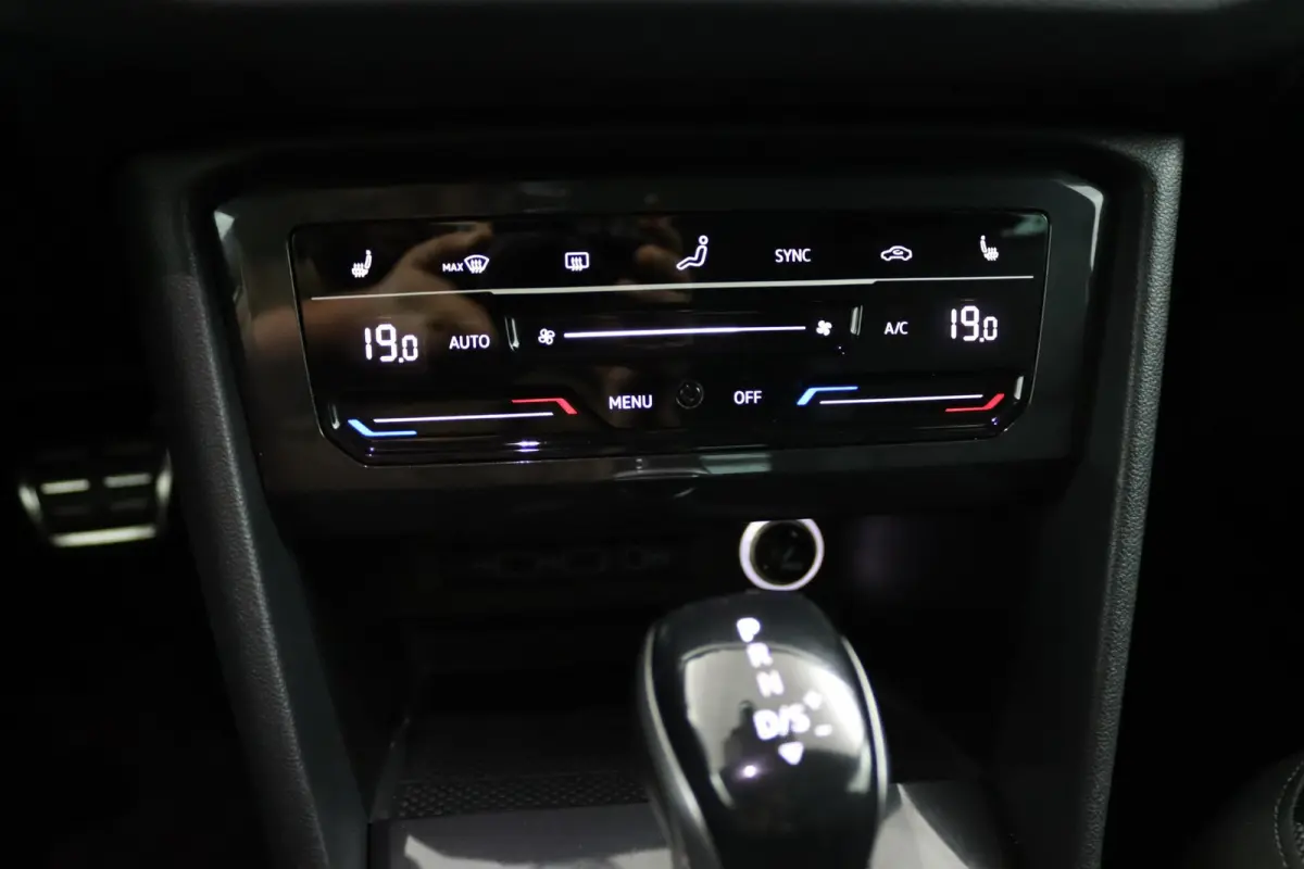 1.5 TSI Active | Trekhaak | Camera | Navigatie | Stoel/Stuur Verwarming | Digitaal Dashboard | LED | Dodehoek Detectie | Adaptive Cruise
