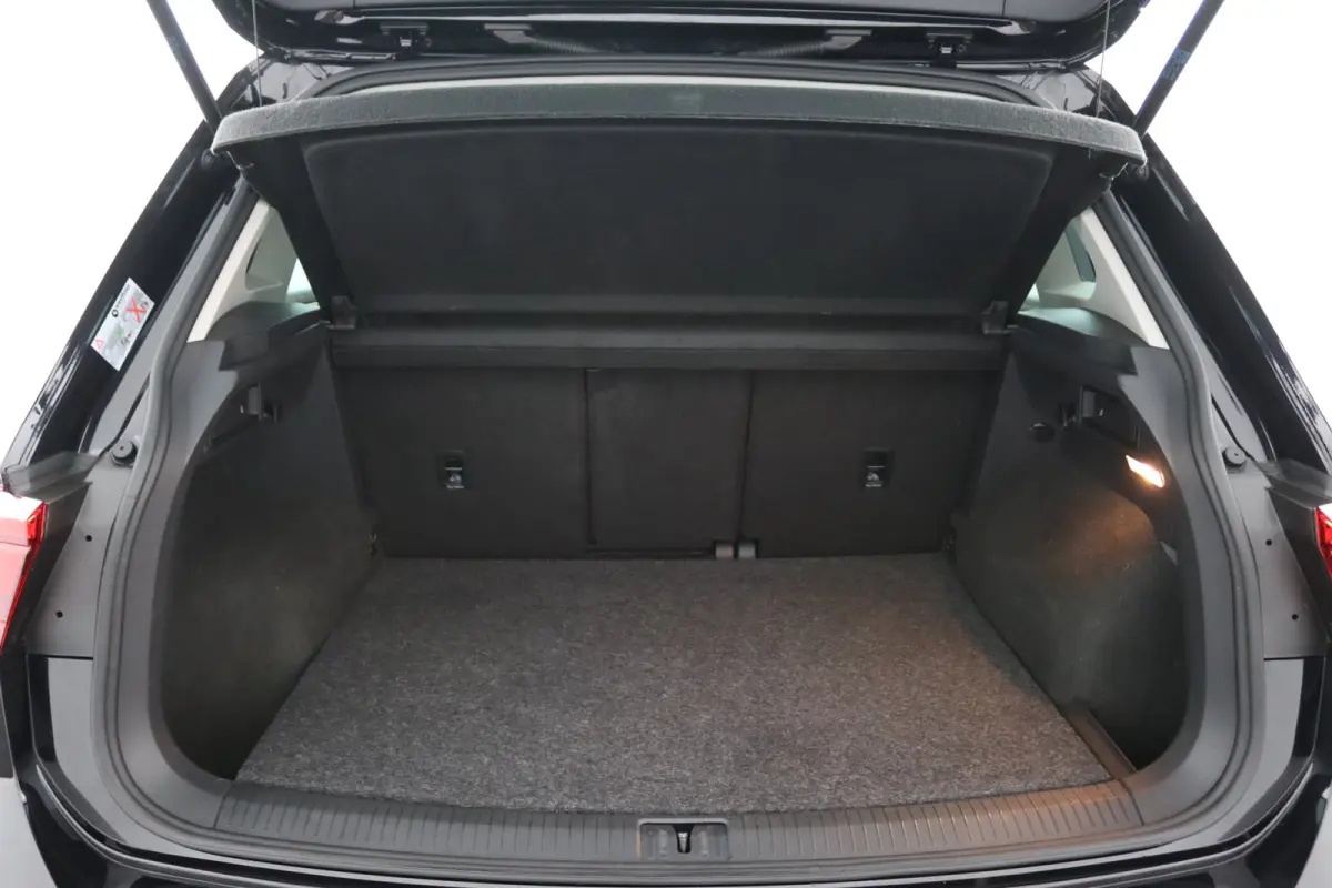 1.5 TSI Active | Trekhaak | Camera | Navigatie | Stoel/Stuur Verwarming | Digitaal Dashboard | LED | Dodehoek Detectie | Adaptive Cruise