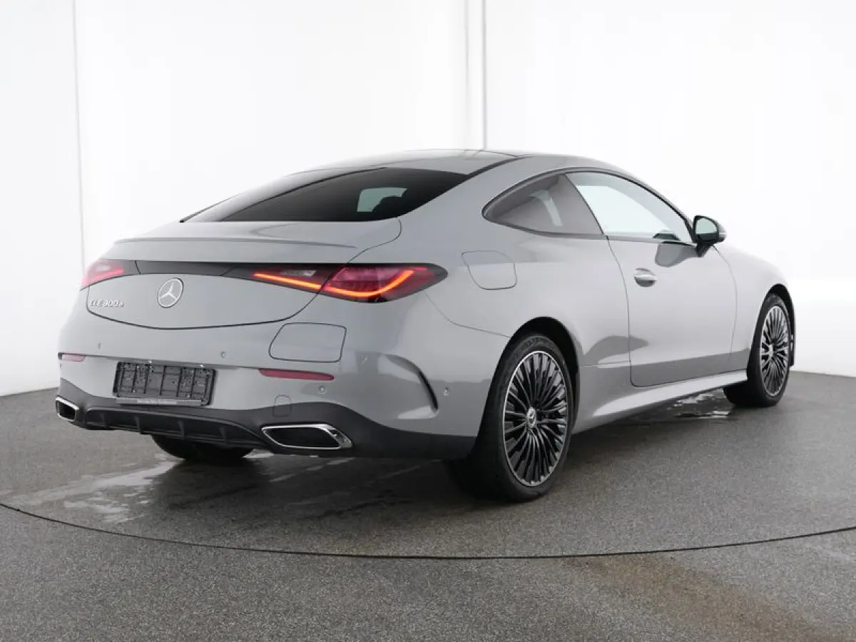 300e AMG STYLING-PANORAMA-MEMORY-360 CAMERA-NIGHT-ZEER COMPLEET