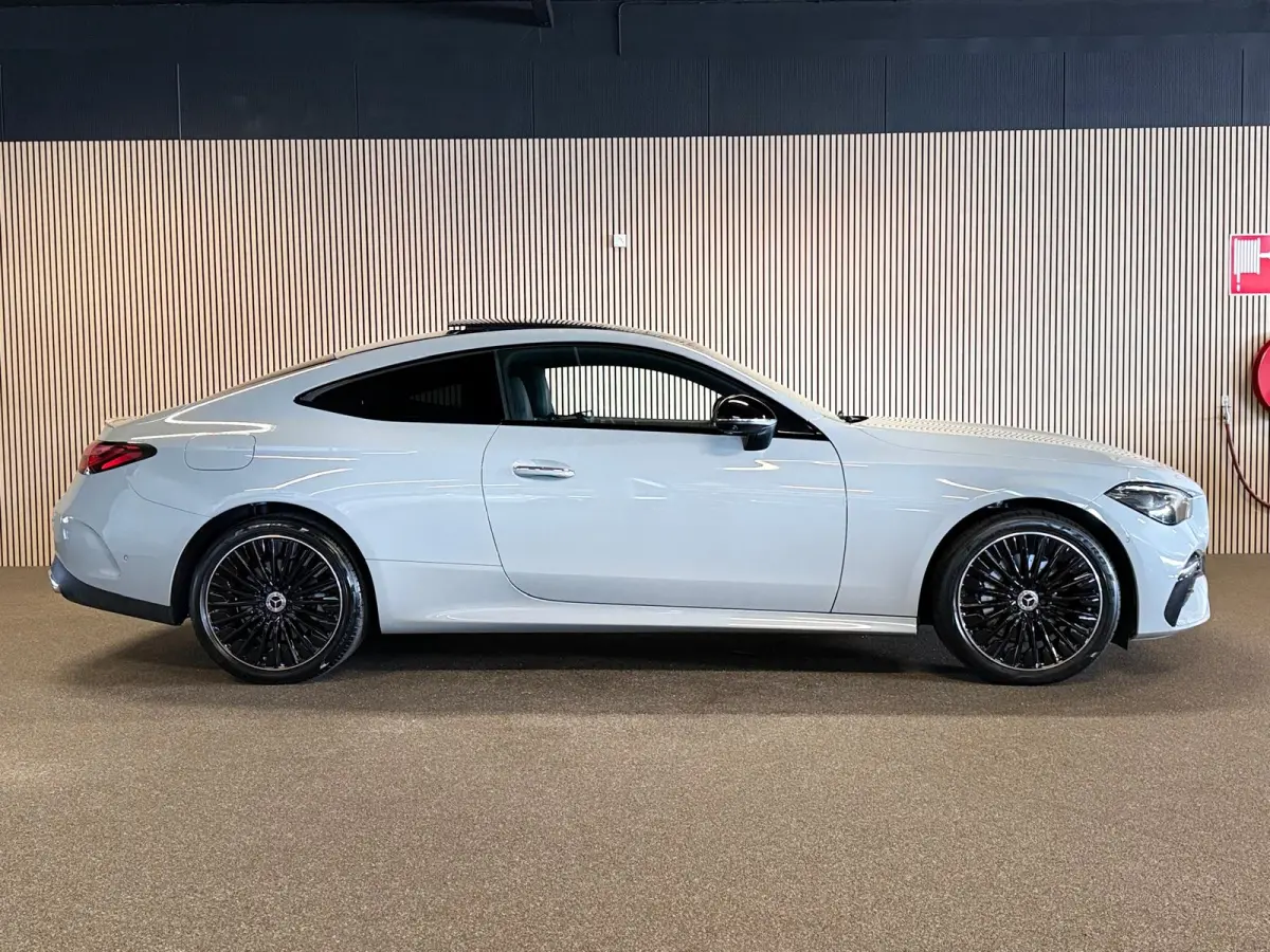 300e AMG STYLING-PANORAMA-MEMORY-360 CAMERA-NIGHT-ZEER COMPLEET