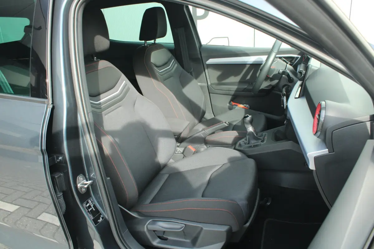 1.0 EcoTSI 95pk FR | Parkeersensoren | Cruise control | Apple CarPlay/ Android auto | Climate Control