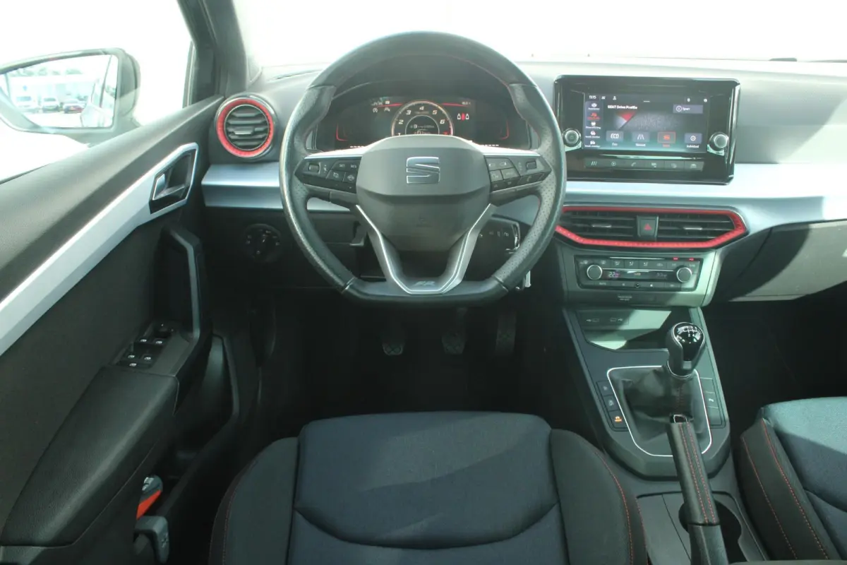 1.0 EcoTSI 95pk FR | Parkeersensoren | Cruise control | Apple CarPlay/ Android auto | Climate Control