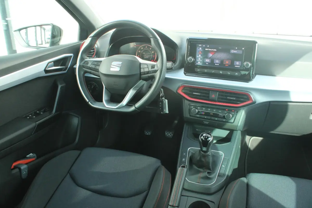 1.0 EcoTSI 95pk FR | Parkeersensoren | Cruise control | Apple CarPlay/ Android auto | Climate Control