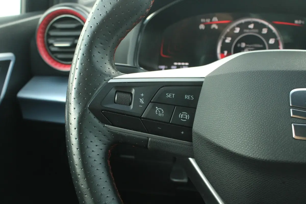 1.0 EcoTSI 95pk FR | Parkeersensoren | Cruise control | Apple CarPlay/ Android auto | Climate Control
