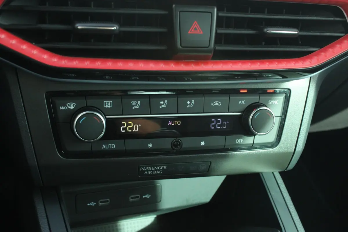 1.0 EcoTSI 95pk FR | Parkeersensoren | Cruise control | Apple CarPlay/ Android auto | Climate Control
