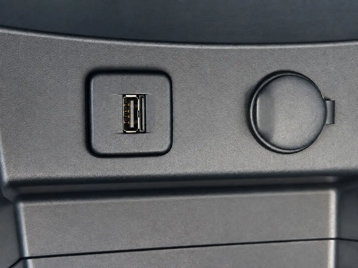 1.6 Limited Edition Carplay_Trekh_Clima_Stoelverw